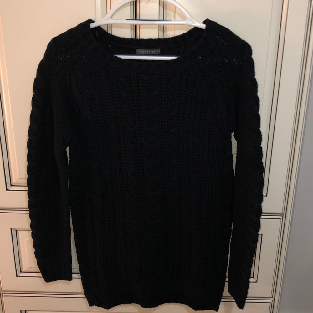 Suzy Shier Black cableknit sweater